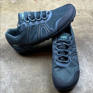 Xeroshoes womens Mesa Trail WP
Size: 10.5